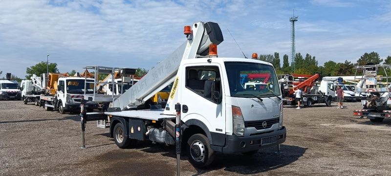 Nissan Cabstar Palfinger P260B - 25,6 m - 230 kg Nissan Cabstar Palfinger P260B - 25,6 m - 230 kg